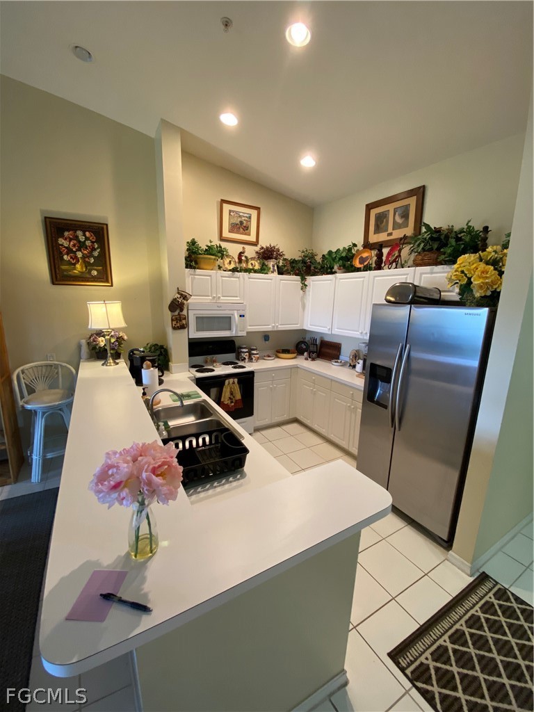 2 Bed Pool Home for Sale in Clubhouse Villas, FL, $159,999 — photo 4