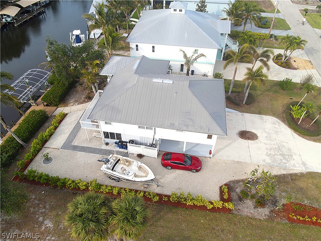 4 Bed Waterfront Home for Sale in Bokeelia, photo 4