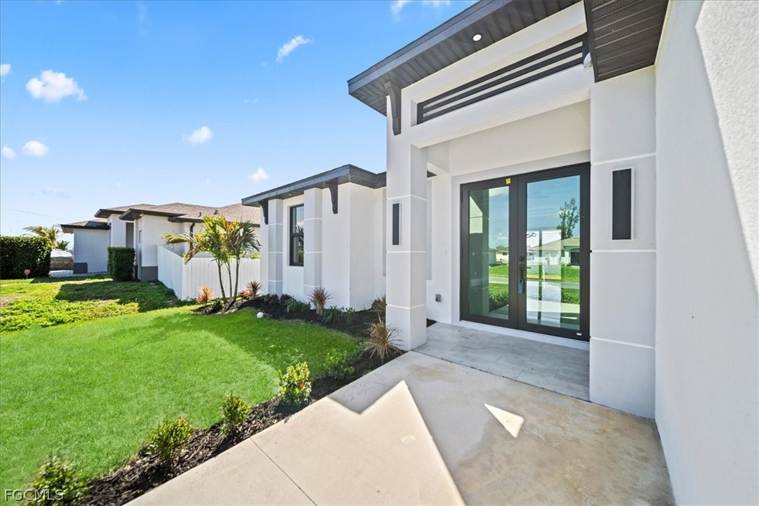 3 Bed SingleFamilyResidence for Sale in Cape Coral, photo 4