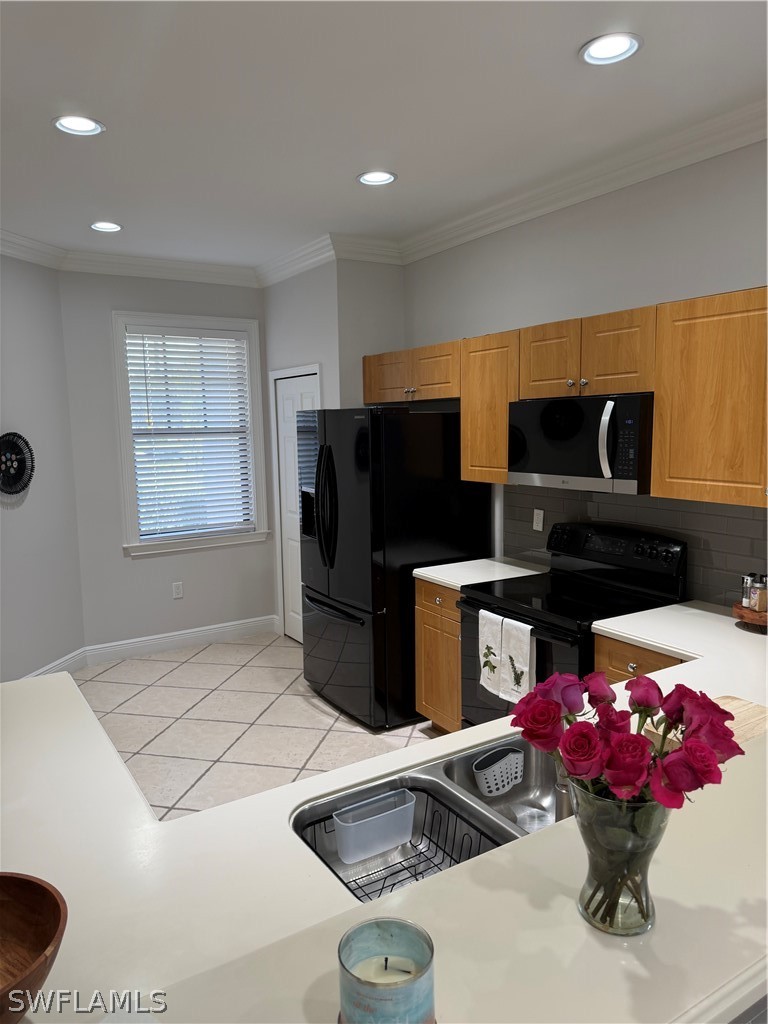3 Bed SingleFamilyResidence for Sale in Naples, FL, $450,000 — photo 4