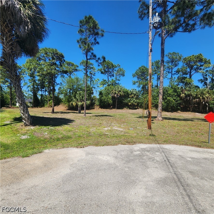 Waterfront Home for Sale in Lehigh Acres, photo 4