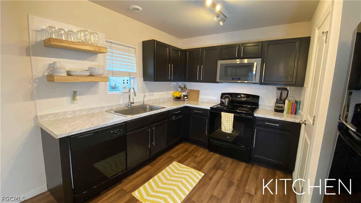 3 Bed SingleFamilyResidence for Sale in Lehigh Acres, photo 4