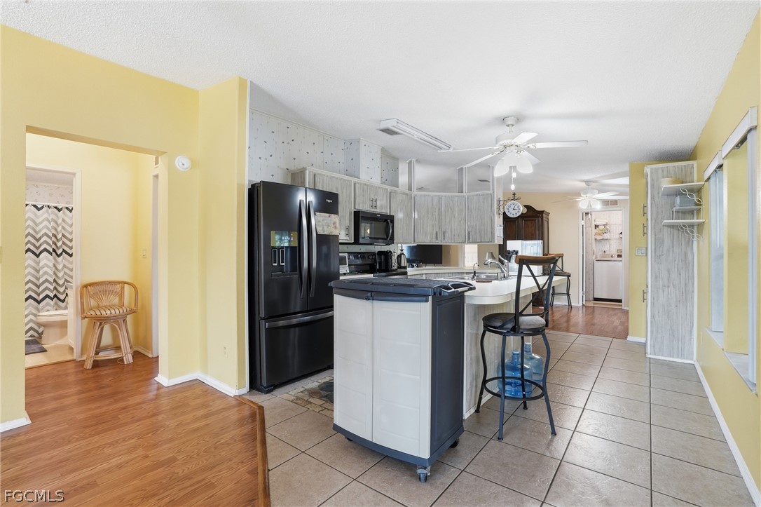3 Bed ManufacturedHome for Sale in Riverwood, FL, $200,000 — photo 4