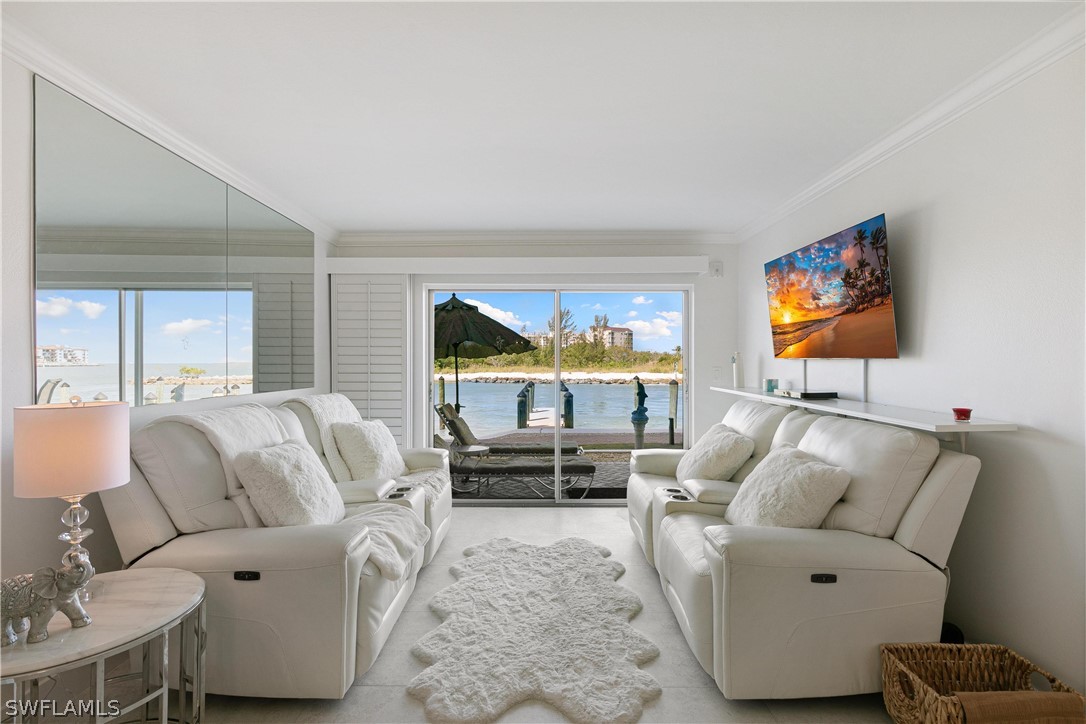 2 Bed Waterfront Home for Sale in Marco Island, photo 4