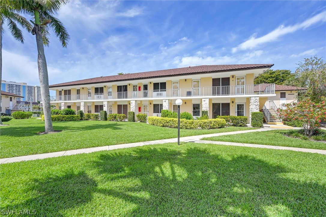 1 Bed Condominium for Sale in Marco Island, FL, $239,900 — photo 4