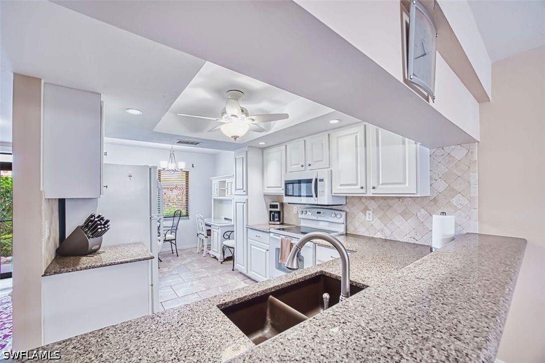 2 Bed Waterfront Home for Sale in Fort Myers, photo 4