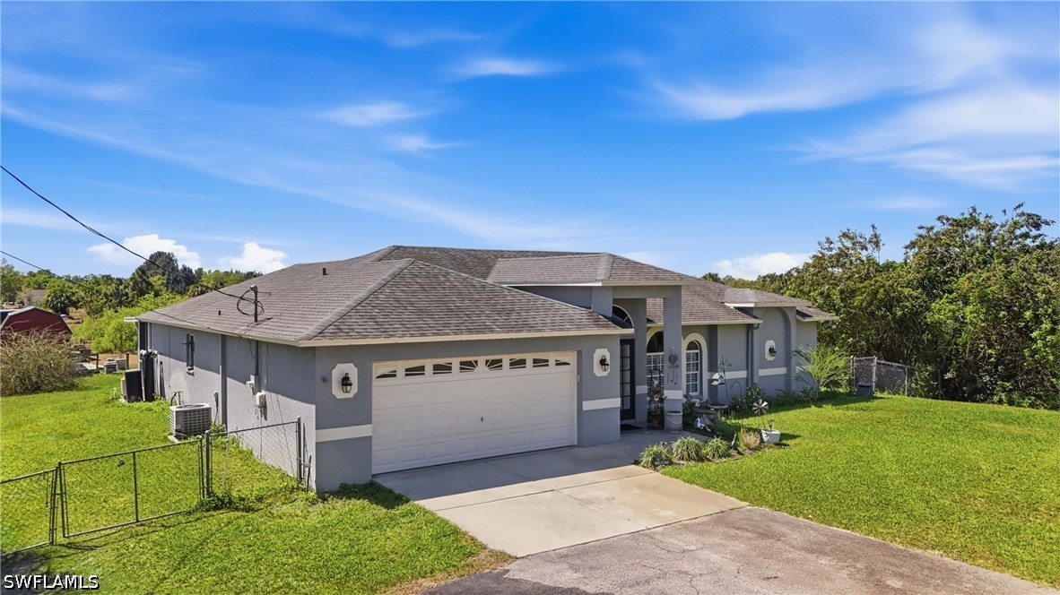 3 Bed Pool Home for Sale in Naples, photo 4