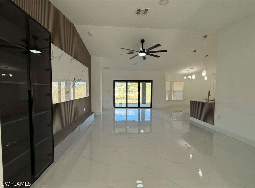 4 Bed SingleFamilyResidence for Sale in Lehigh Acres, photo 4