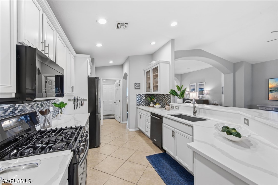 3 Bed SingleFamilyResidence for Sale in Estero, FL, $499,000 — photo 4