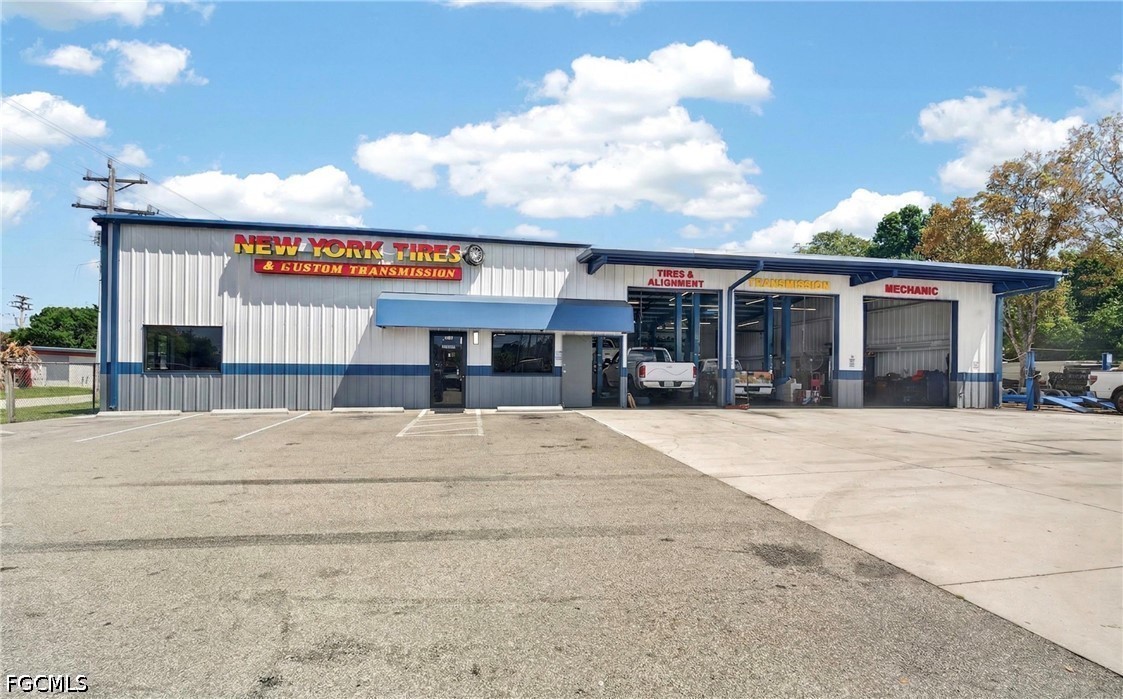Retail for Sale in North Fort Myers, photo 4
