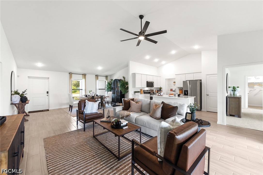 4 Bed SingleFamilyResidence for Sale in Cape Coral, photo 4