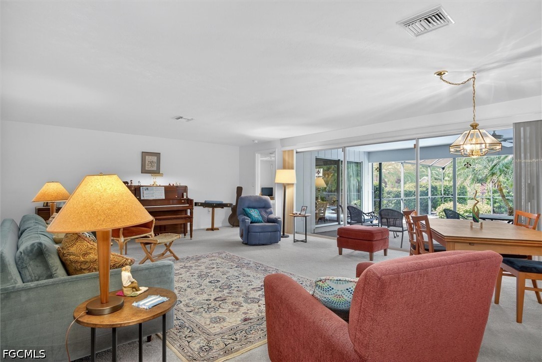4 Bed SingleFamilyResidence for Sale in Tanglewood, FL — photo 4