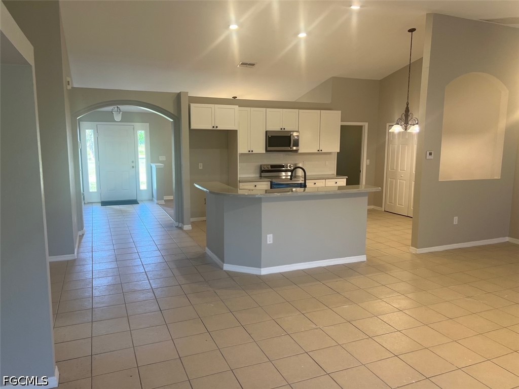 4 Bed SingleFamilyResidence for Sale in Lehigh Acres, FL — photo 4
