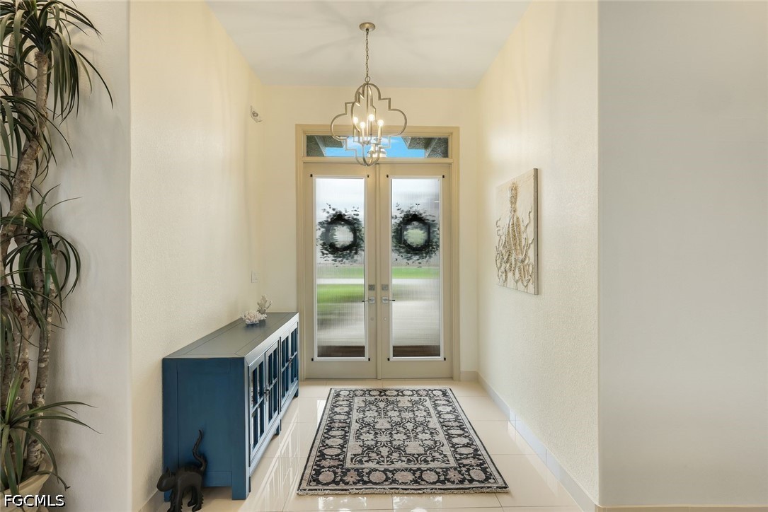 3 Bed Pool Home for Sale in Cape Coral, photo 4