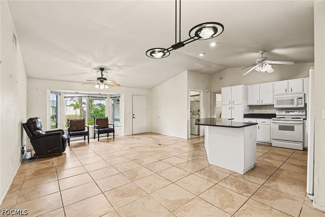 4 Bed SingleFamilyResidence for Sale in Cape Coral, photo 4
