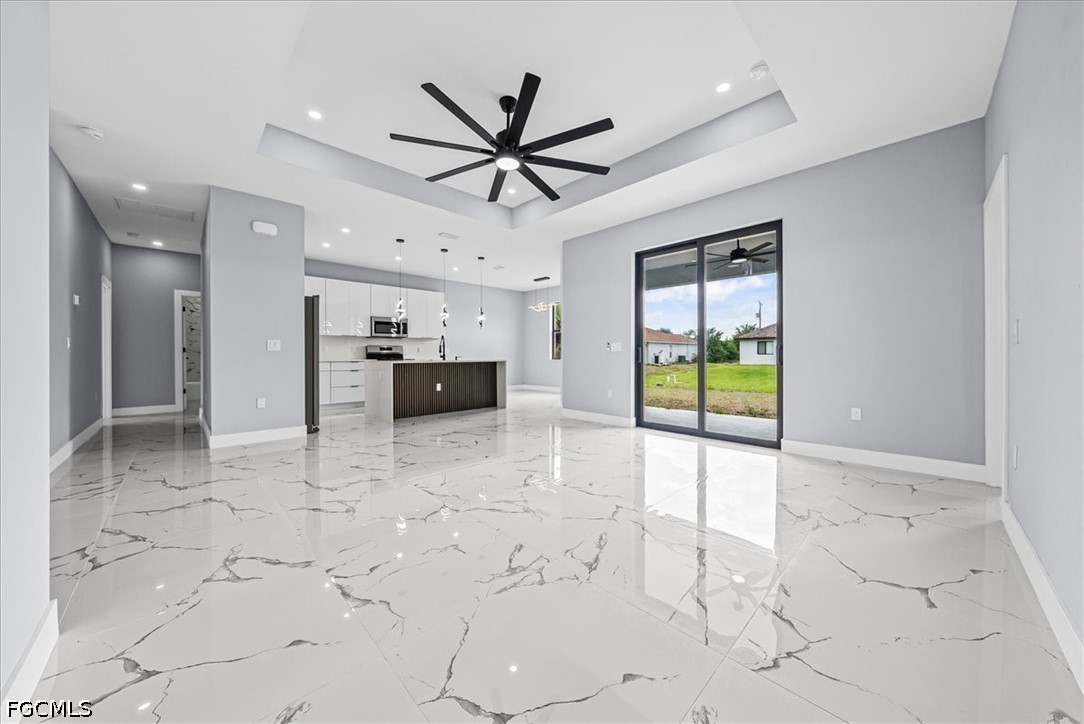 4 Bed SingleFamilyResidence for Sale in Lehigh Acres, photo 4