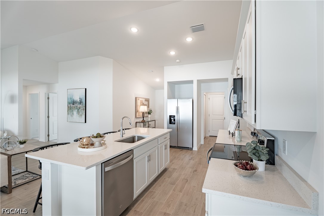 4 Bed SingleFamilyResidence for Sale in Cape Coral, photo 4