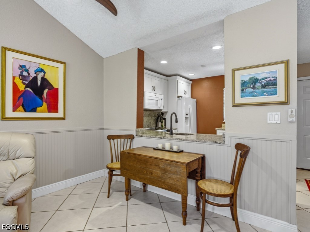 2 Bed Waterfront Home for Sale in Fort Myers, photo 4