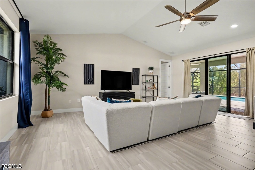 3 Bed Pool Home for Sale in Cape Coral, photo 4