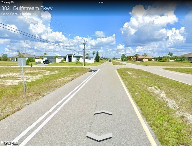 Waterfront Home for Sale in Cape Coral, FL, $139,000 — photo 4