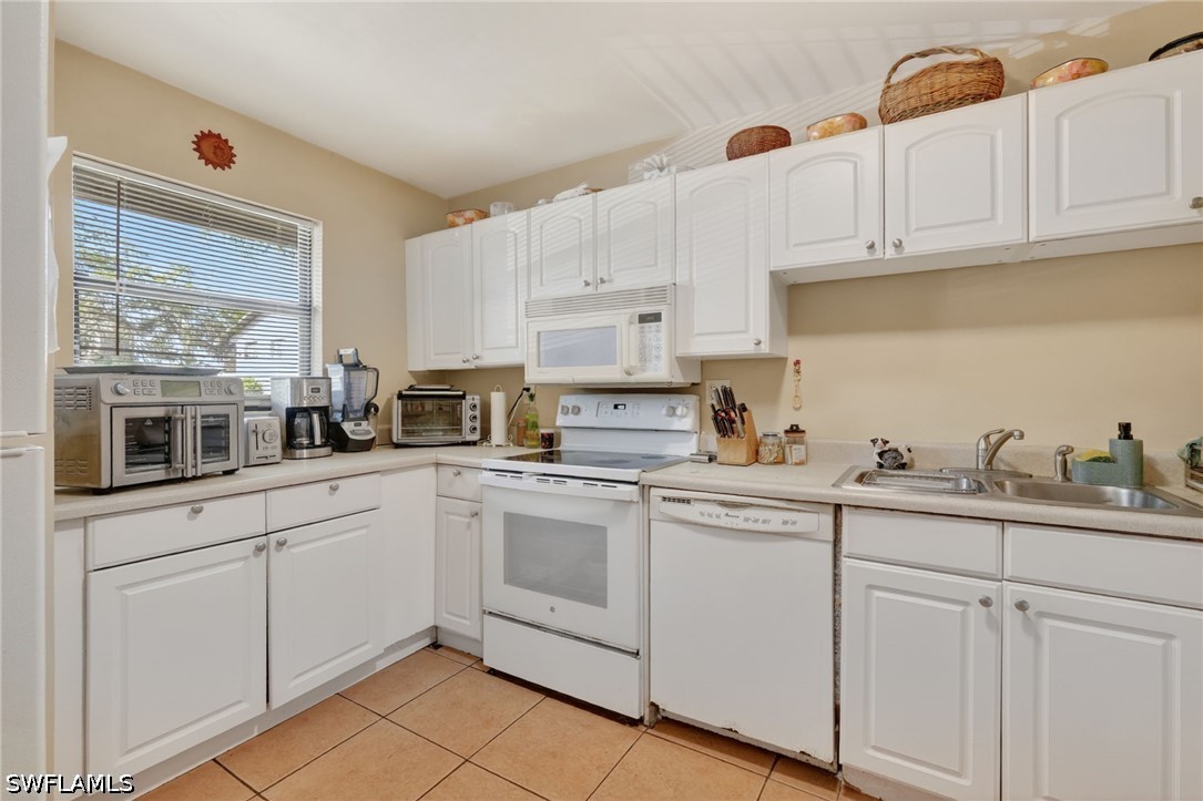 2 Bed Condominium for Sale in Naples, photo 4