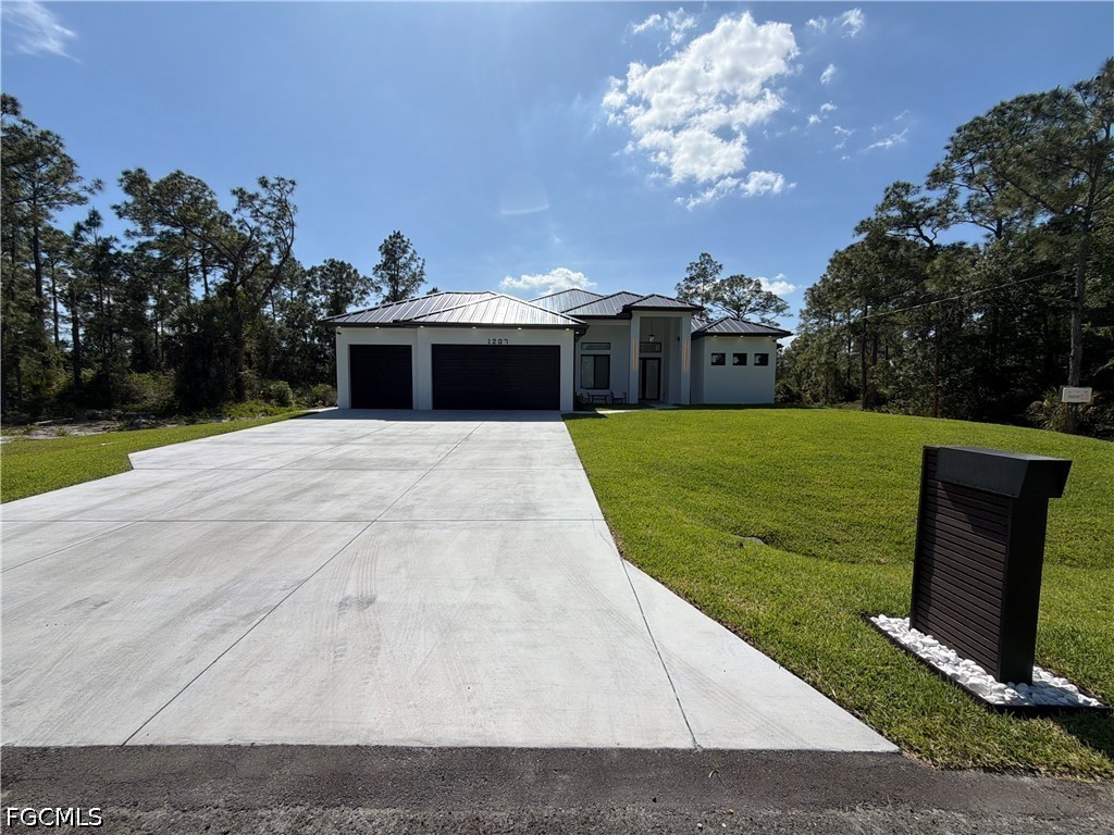 4 Bed SingleFamilyResidence for Sale in Lehigh Acres, photo 4