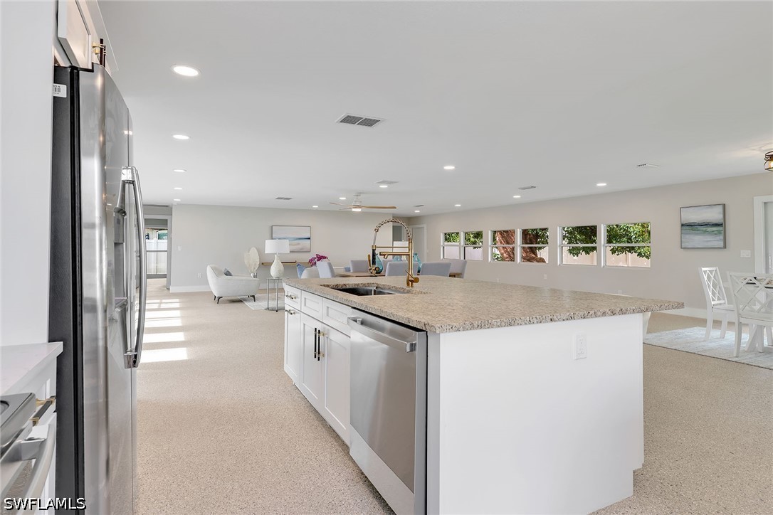 3 Bed SingleFamilyResidence for Sale in Cape Coral, FL — photo 4