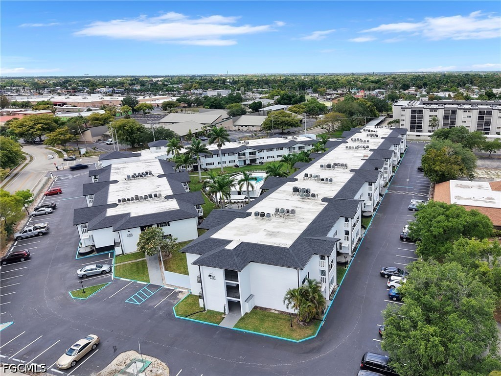 2 Bed Condominium for Sale in Windsor West, photo 4