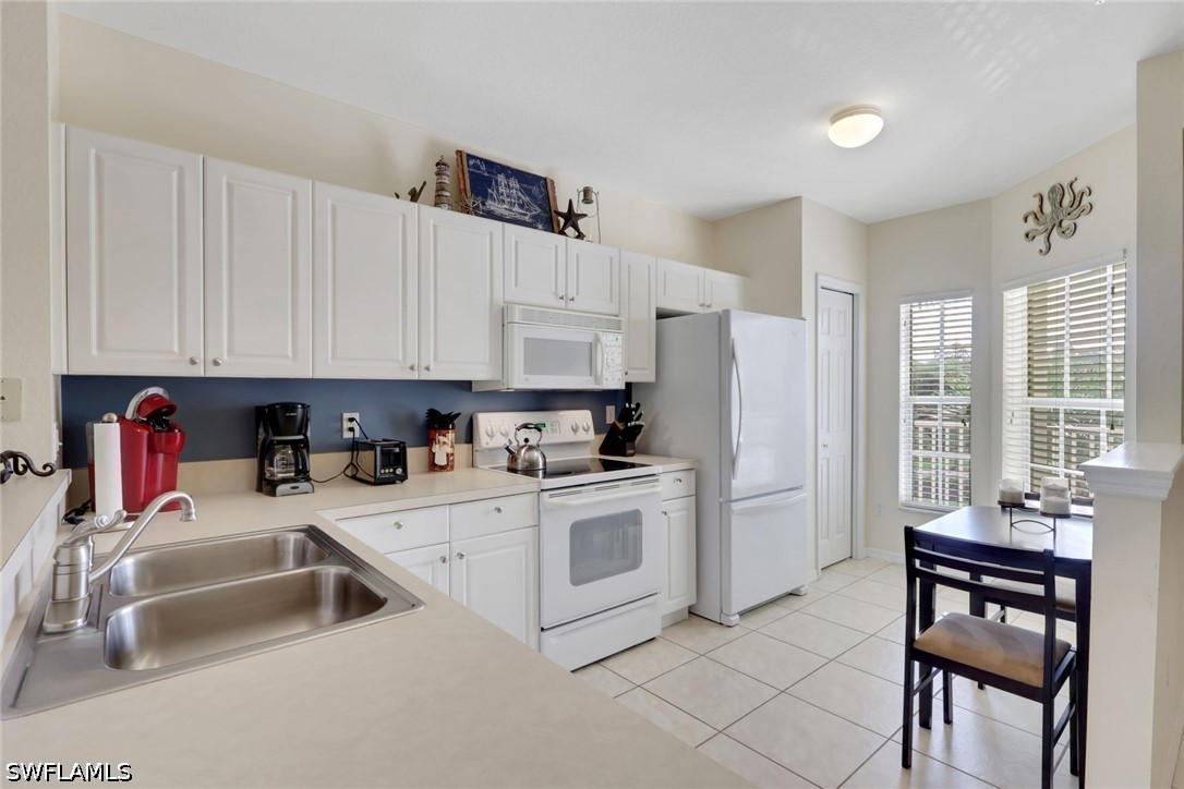 2 Bed Condominium for Sale in Naples, photo 4