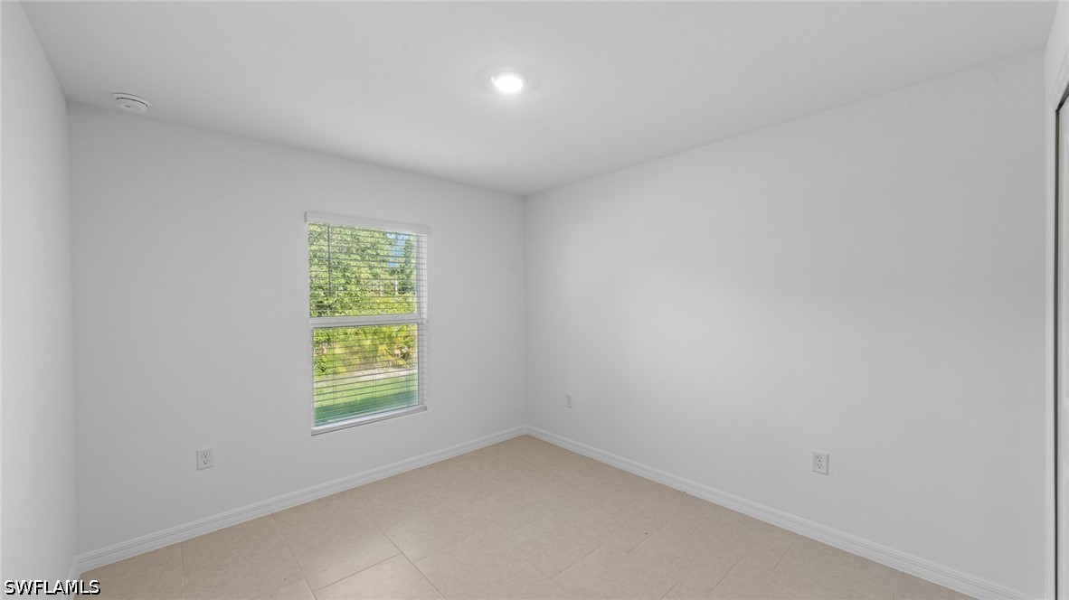 4 Bed SingleFamilyResidence for Sale in Lehigh Acres, photo 4