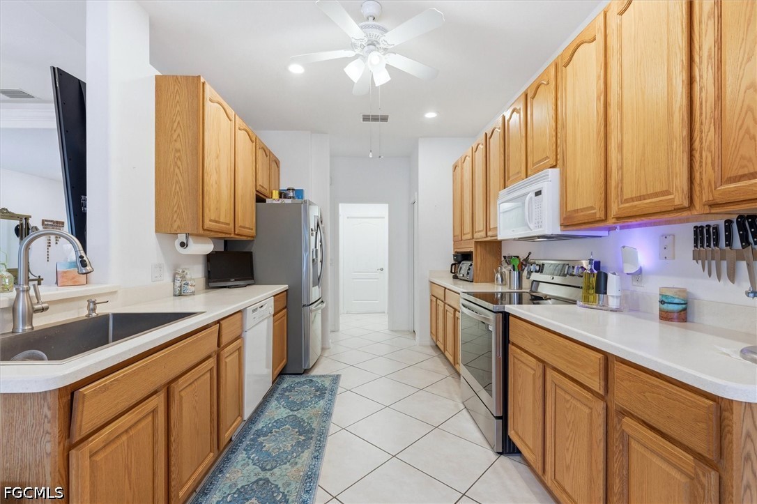 2 Bed SingleFamilyResidence for Sale in Not Applicable, FL — photo 4