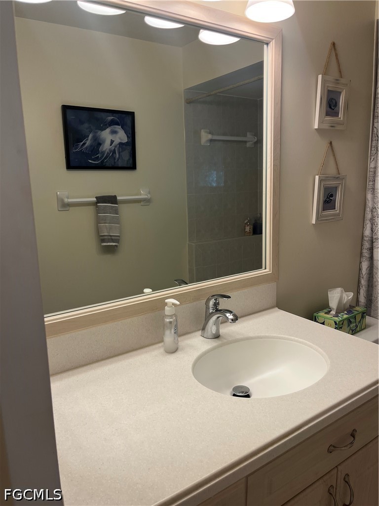 3 Bed Waterfront Home for Sale in North Fort Myers, photo 4
