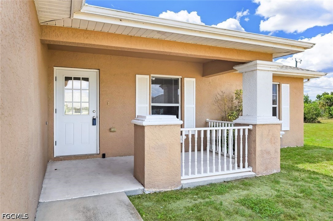 3 Bed SingleFamilyResidence for Sale in Cape Coral, photo 4