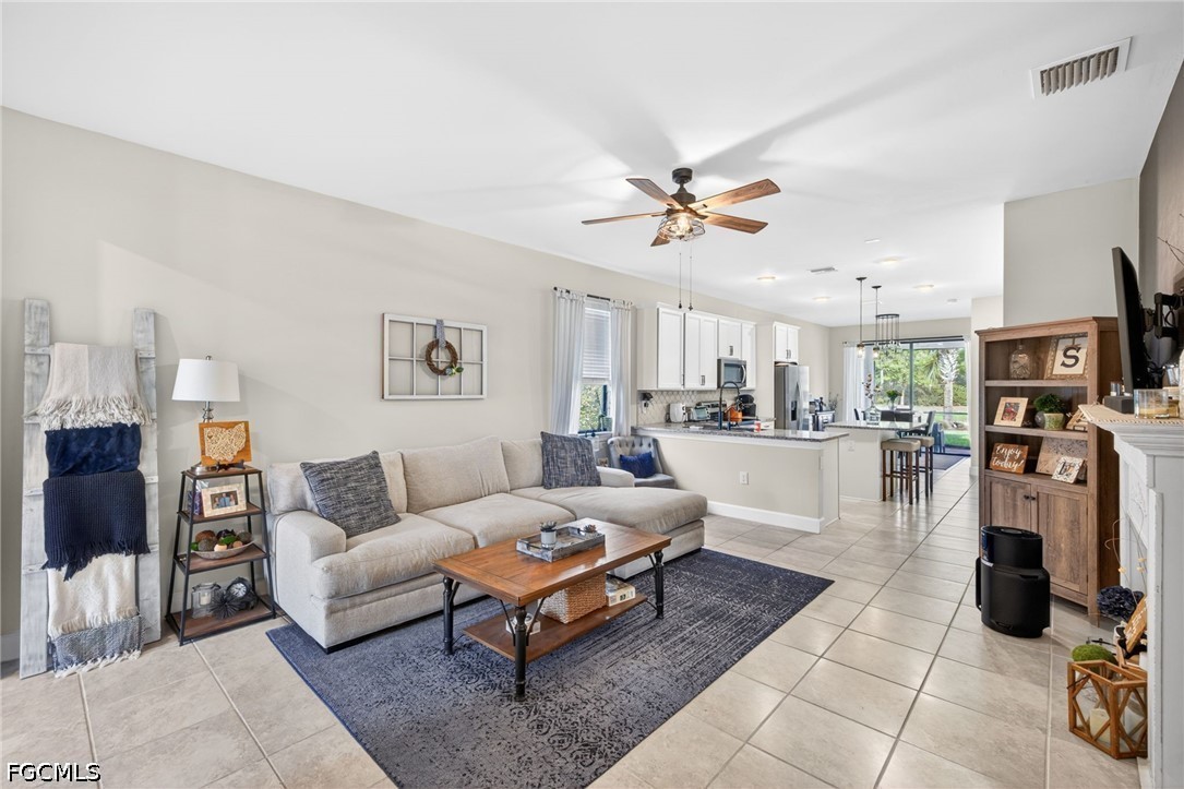 3 Bed SingleFamilyResidence for Sale in Eagle Reserve, FL — photo 4