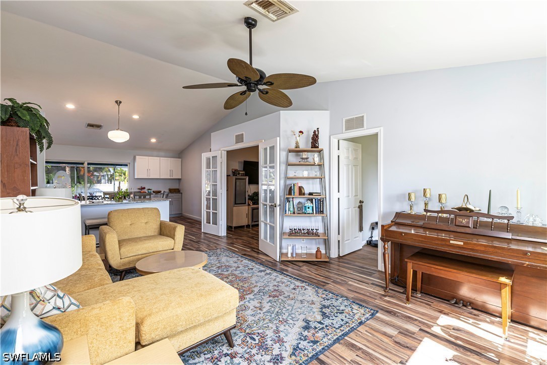 3 Bed Pool Home for Sale in Cape Coral, photo 4