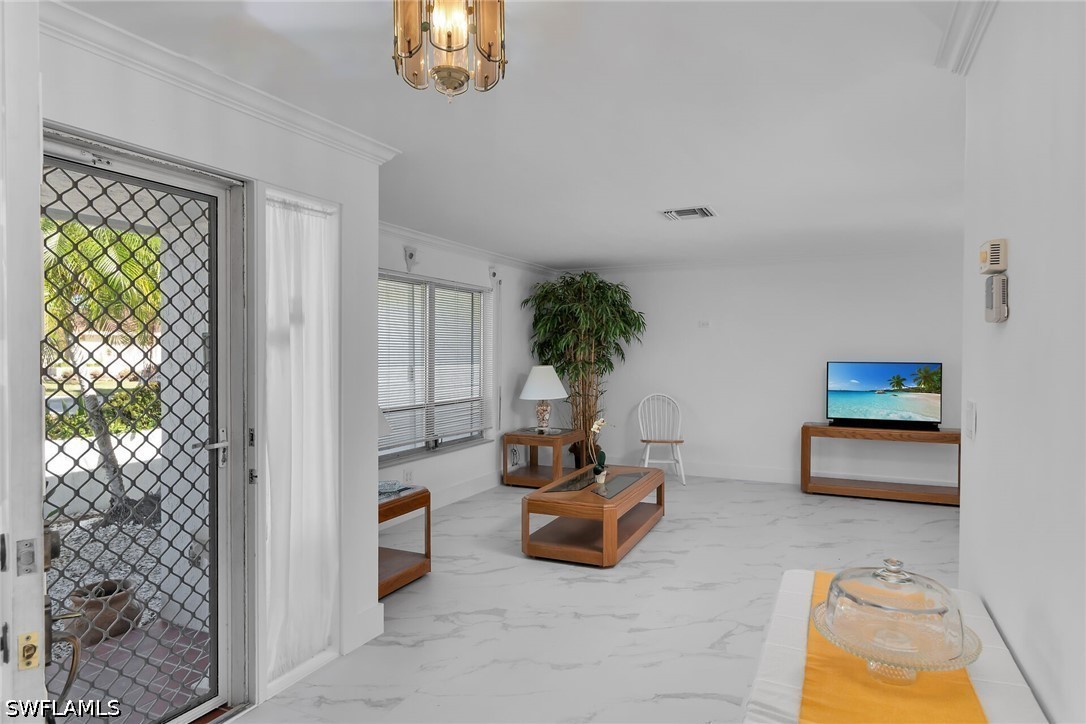 3 Bed Pool Home for Sale in Torrey Pines, photo 4
