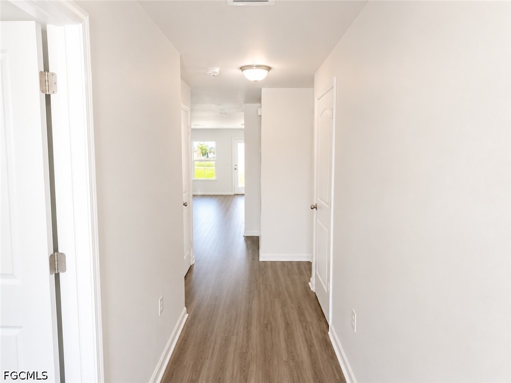 4 Bed SingleFamilyResidence for Sale in Cape Coral, FL — photo 4