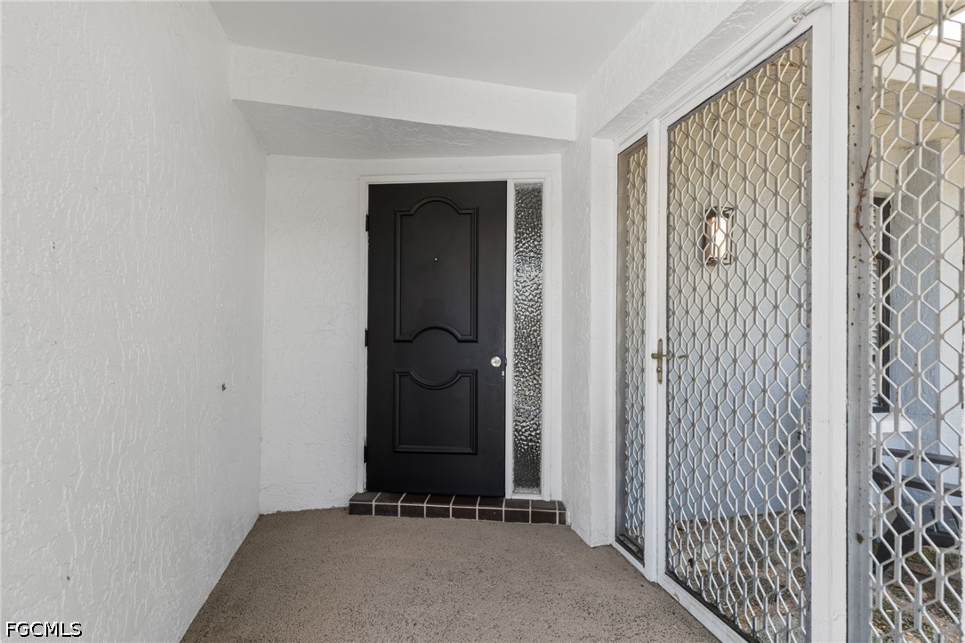 2 Bed Pool Home for Sale in Cape Coral, photo 4