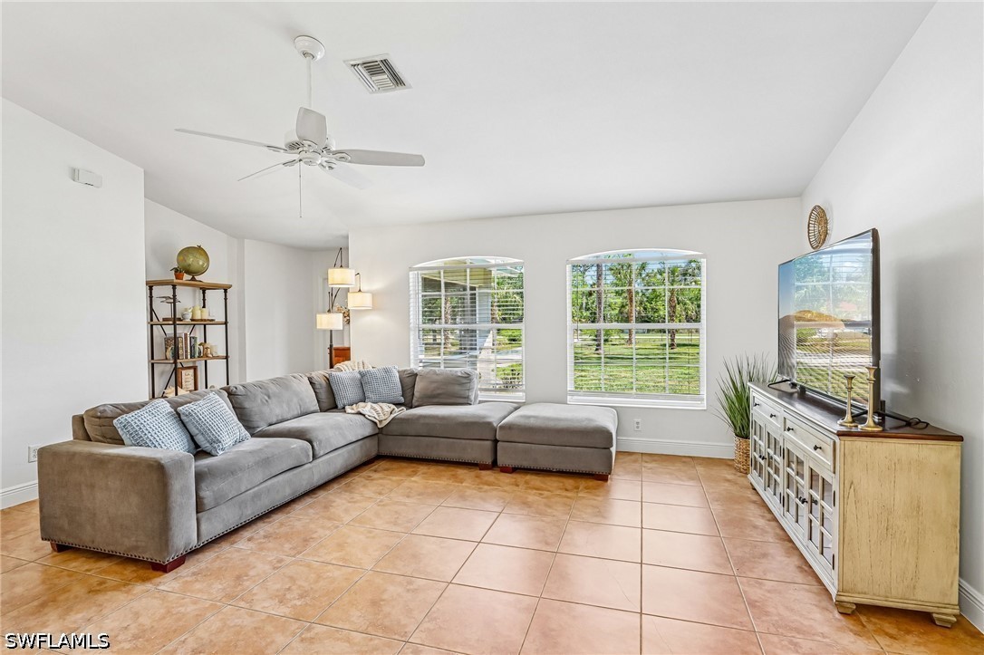 3 Bed SingleFamilyResidence for Sale in Naples, photo 4