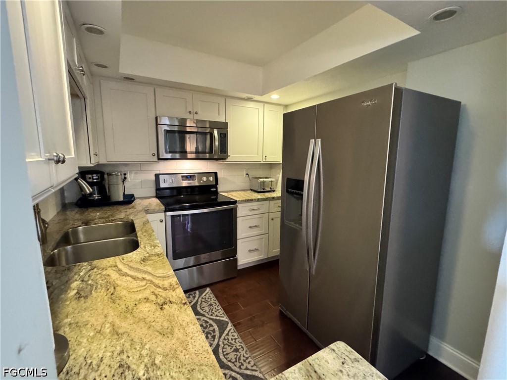 1 Bed Waterfront Home for Sale in Schooner Bay, photo 4