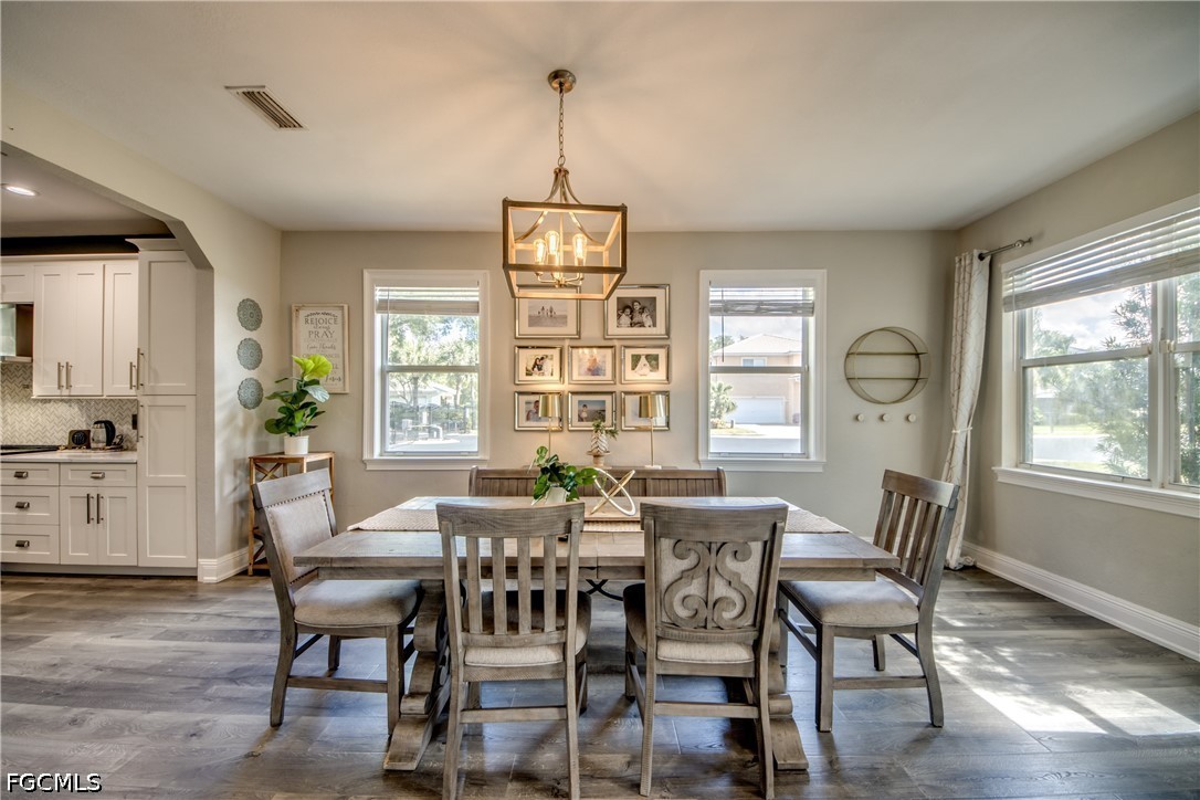 5 Bed SingleFamilyResidence for Sale in Fort Myers, FL — photo 4