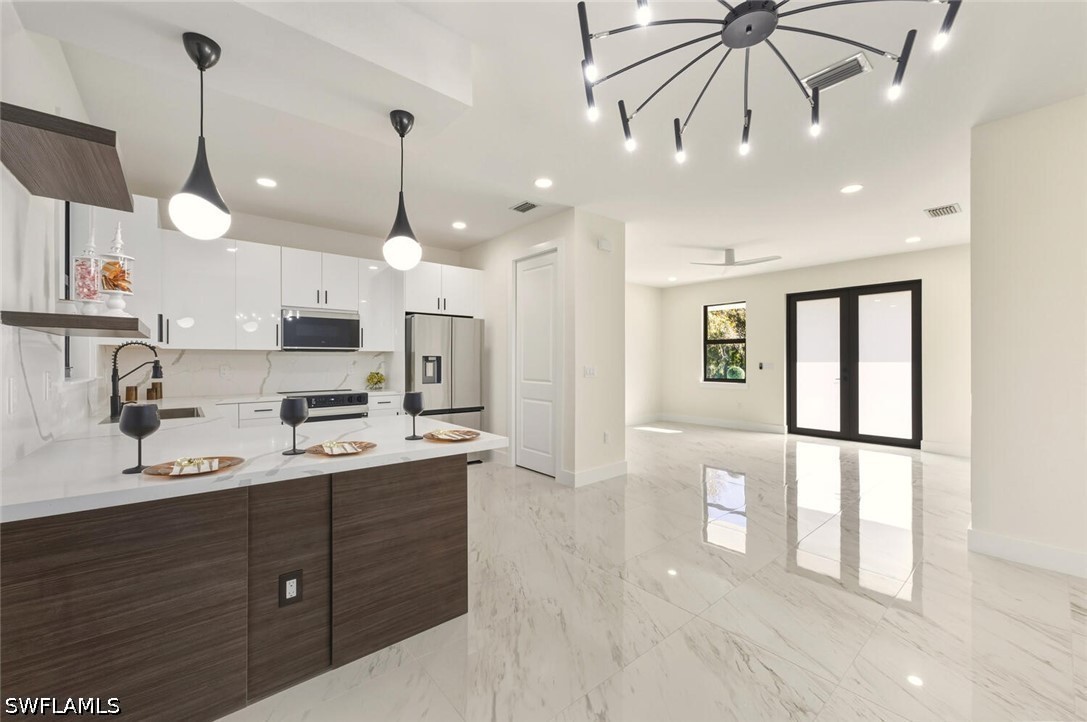 3 Bed SingleFamilyResidence for Sale in Naples, photo 4