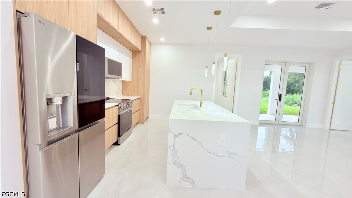 4 Bed SingleFamilyResidence for Sale in Lehigh Acres, photo 4