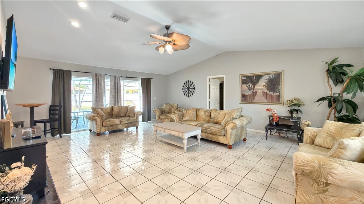 3 Bed Pool Home for Sale in Cape Coral, photo 4