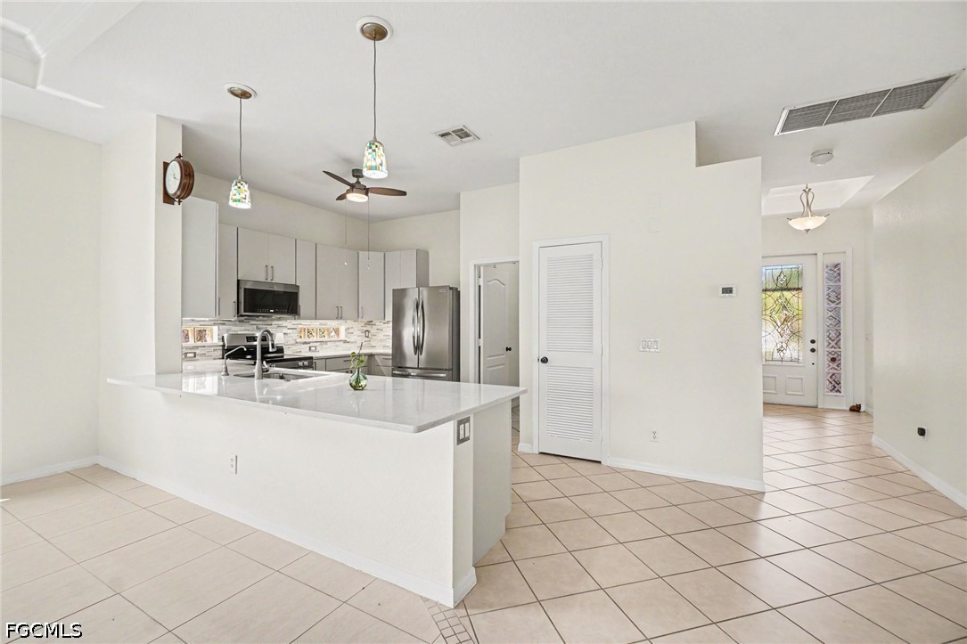 3 Bed Waterfront Home for Sale in Coral Lakes, photo 4