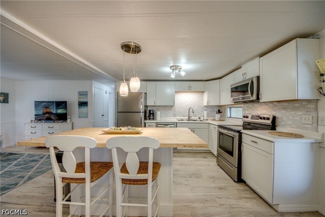 2 Bed ManufacturedHome for Sale in Old Bridge Village, FL — photo 4