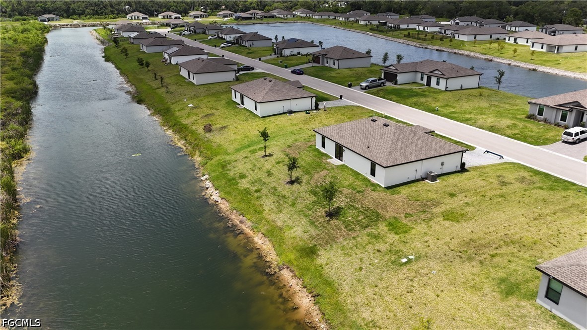 3 Bed Waterfront Home for Sale in Labelle, photo 4