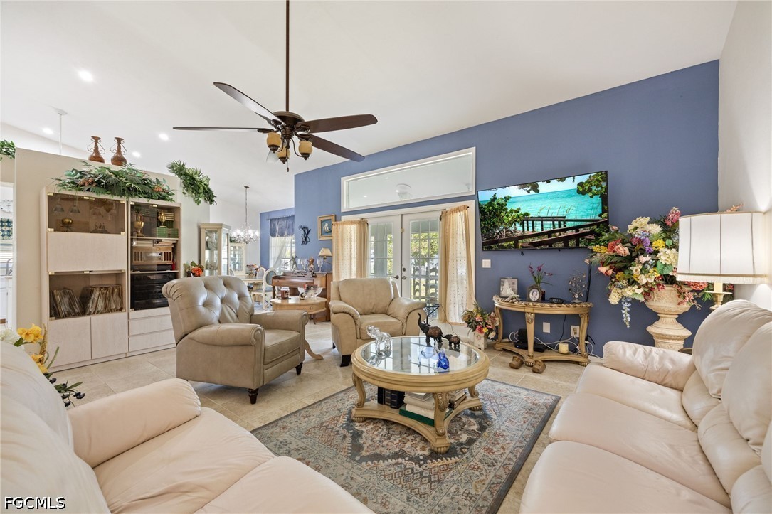 3 Bed SingleFamilyResidence for Sale in Cape Coral, photo 4
