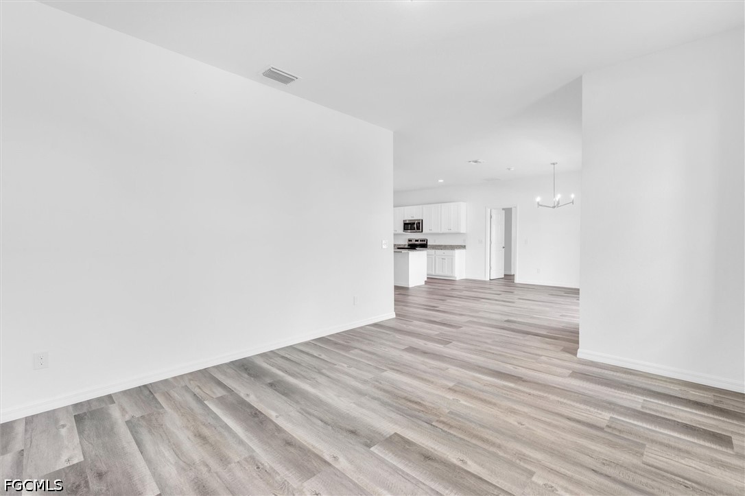3 Bed SingleFamilyResidence for Sale in Cape Coral, FL — photo 4