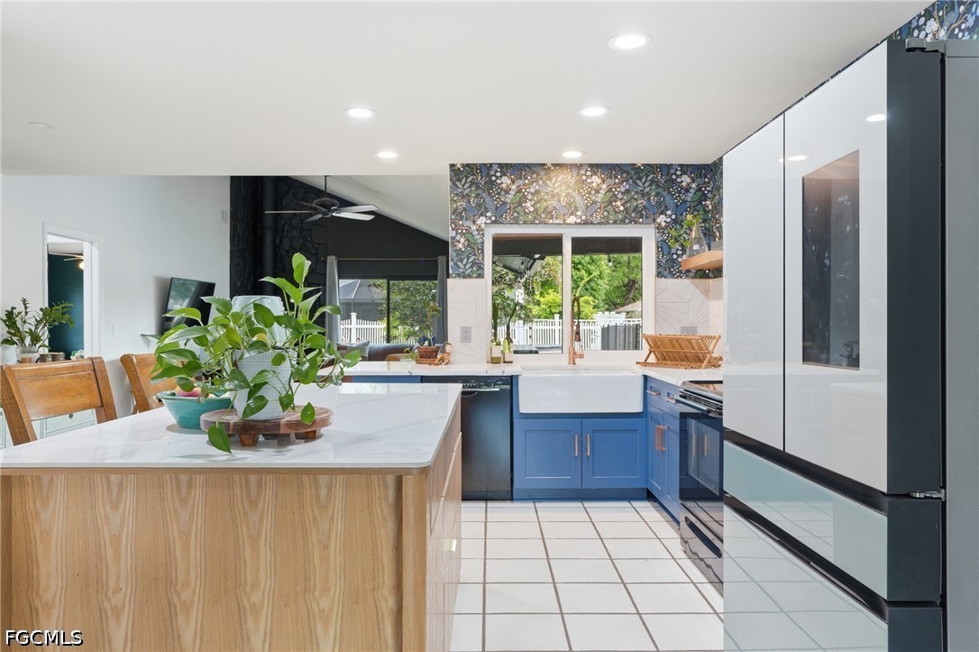 3 Bed Pool Home for Sale in Fort Myers, photo 4